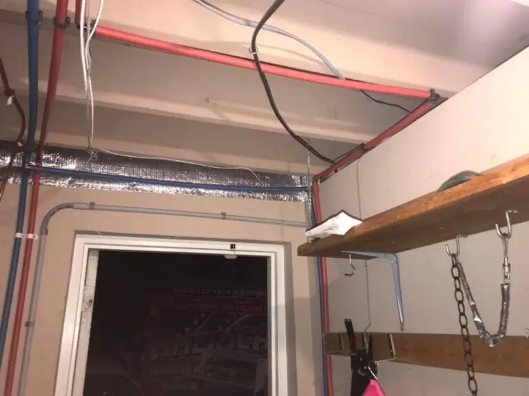 Hot and Cold Pipes